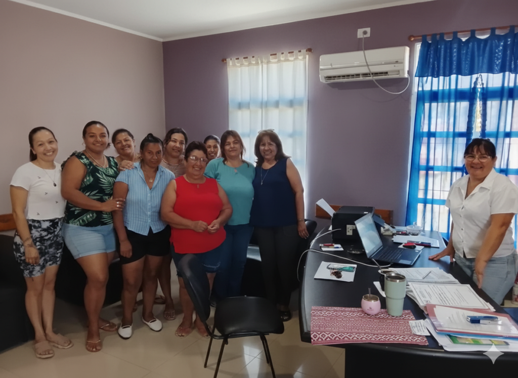 La intendente Esther Ayala se reunió con el grupo solidario “Manos Solidarias”