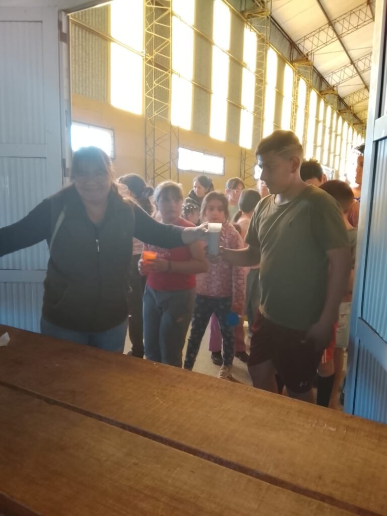 La Colonia Municipal de Invierno reunió a niños y familias en el Polideportivo de Villa Olivari